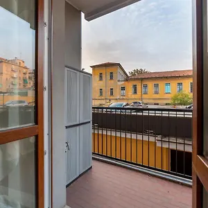 Appartamento Cosy With Balcony!, Milano
