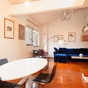 Appartement Navigli Design With Balcony, Milan