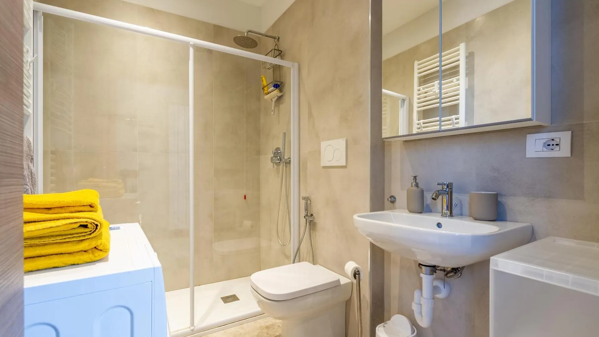 La Casa Di Tessa - Navigli Apartments Milan Italy
